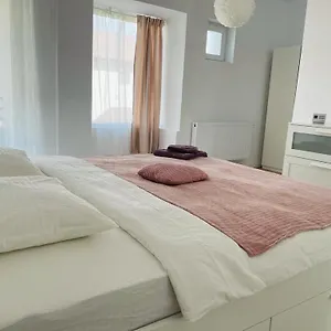 verificați disponibilitatea